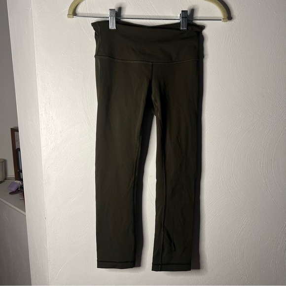 Lululemon Army Green Capri Leggings Size 2 Align - Picture 4 of 5